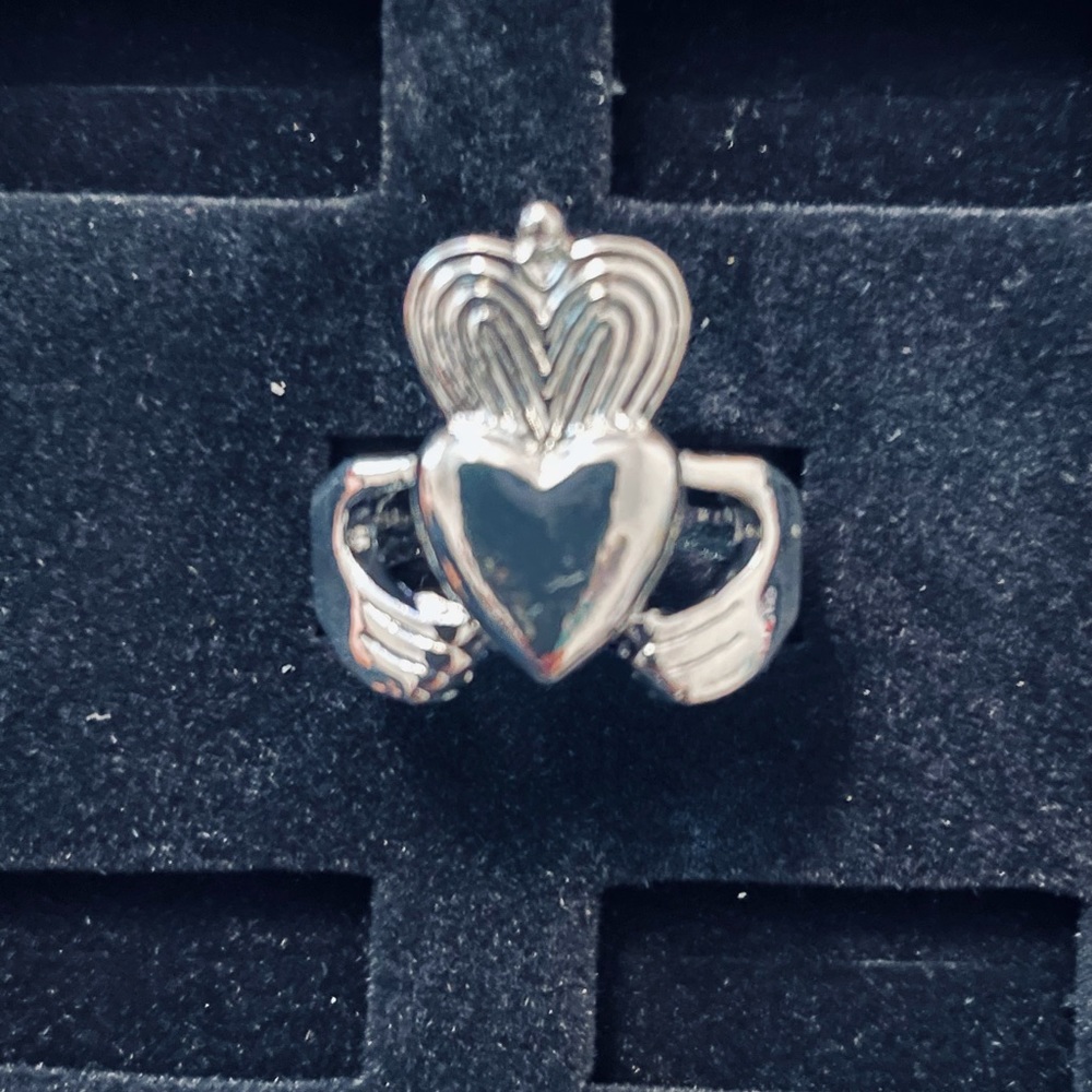 Size 5 Claddagh Silver Ring NEW - Picture 10 of 11